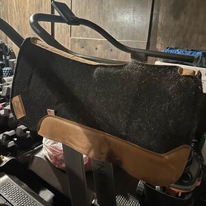 Impact gel saddle pad